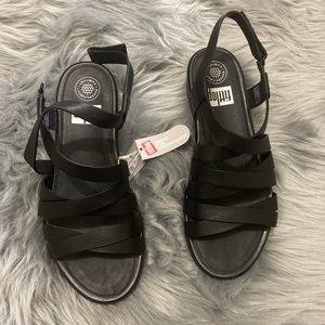 *BRAND NEW W/ TAG* FITFLOP BLACK LEATHER SANDAL